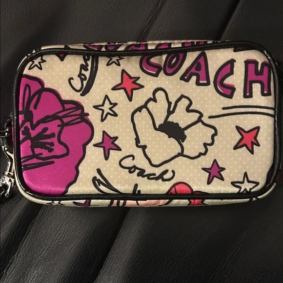 Coach Rare 2012 Poppy Kyra  Sm Camera Wristlet EUC Line is no longer made - Picture 2 of 5